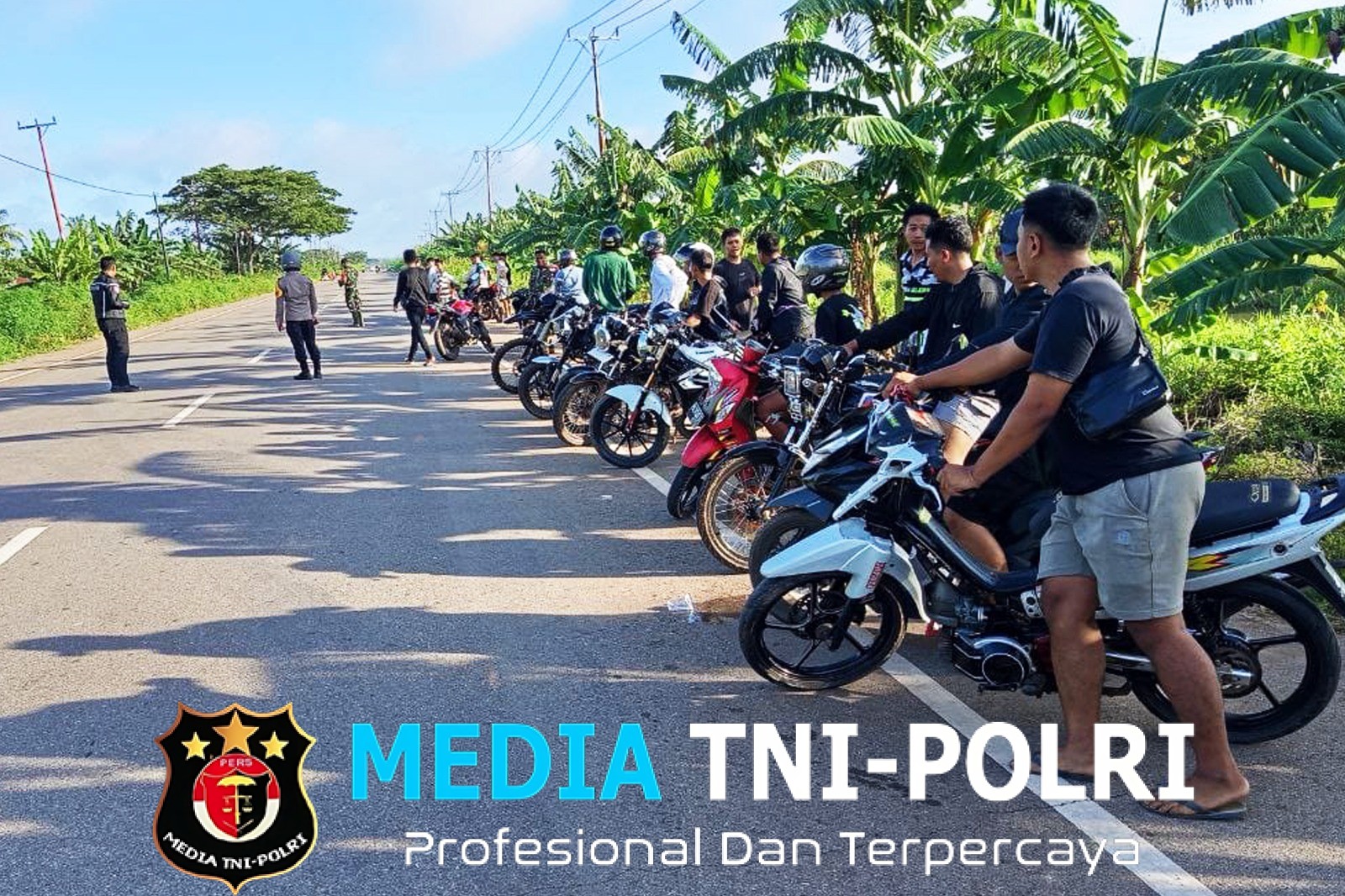 Tertibkan Balap Liar, TNI – Polri Bersinergi Amankan Jalan di Tanah Miring