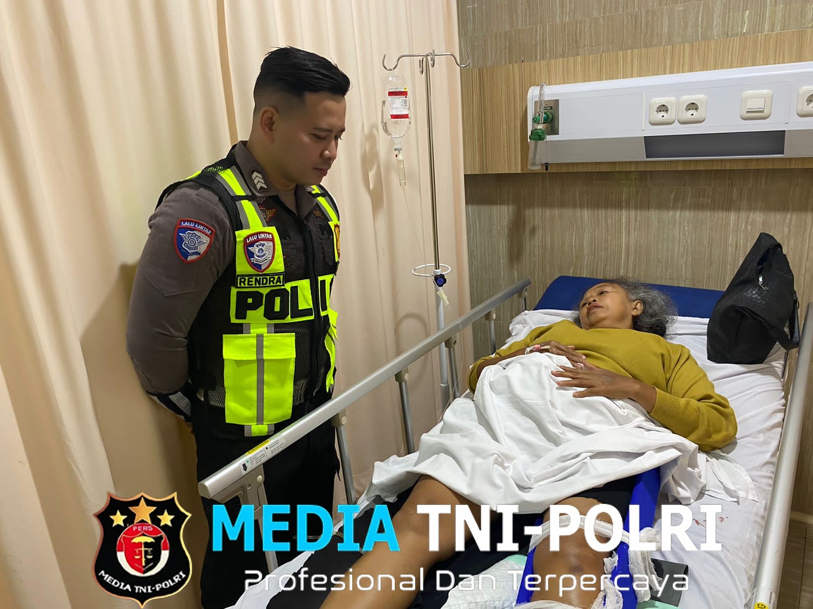 Mobilio Tabrak Truk di Depan Sekolah Al-Azhar Wonogiri, 4 Orang Luka-luka