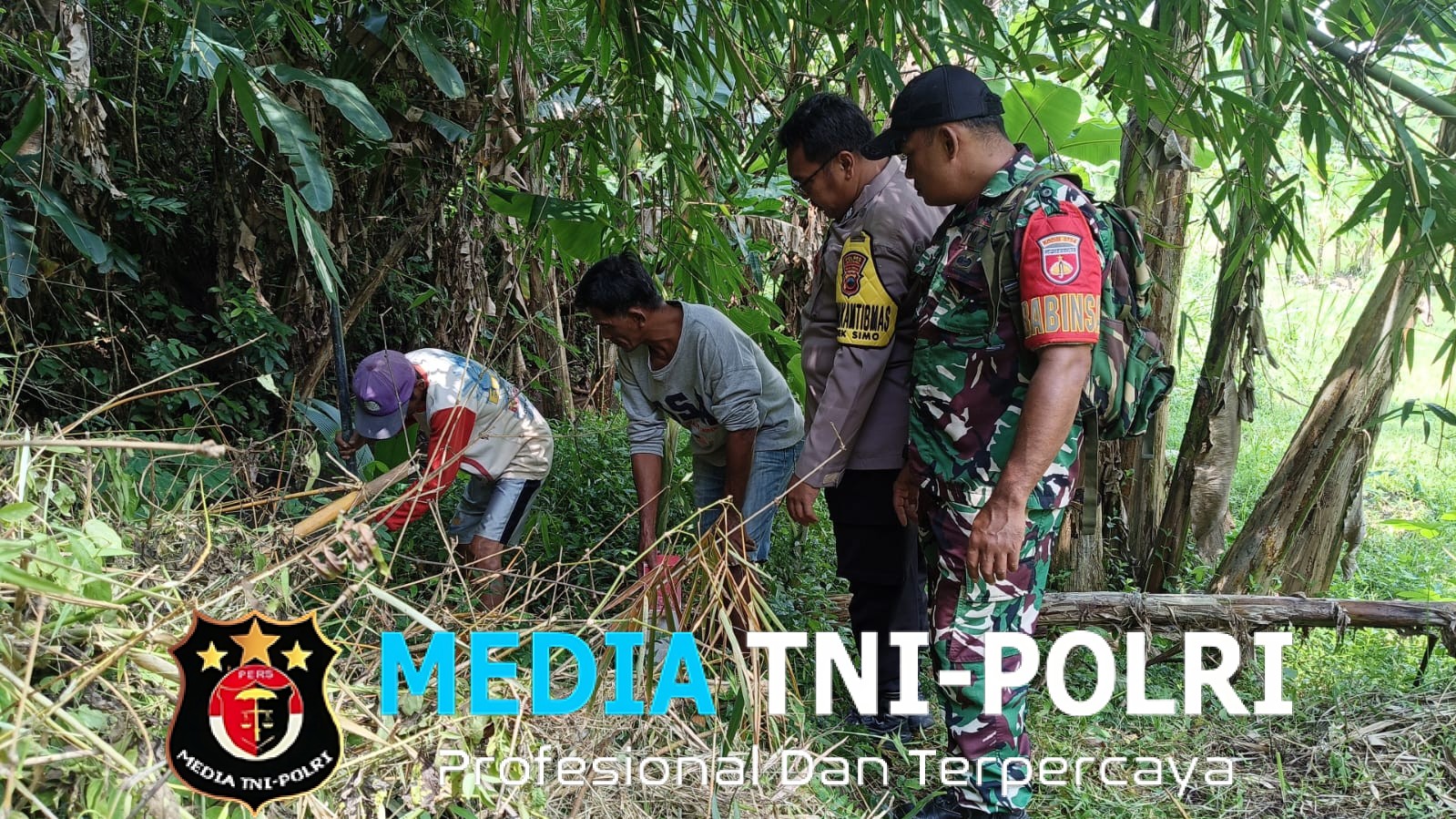 Babinsa Simo Kawal Pengukuran Tanah Warga, Cegah Sengketa Lahan Sejak Dini