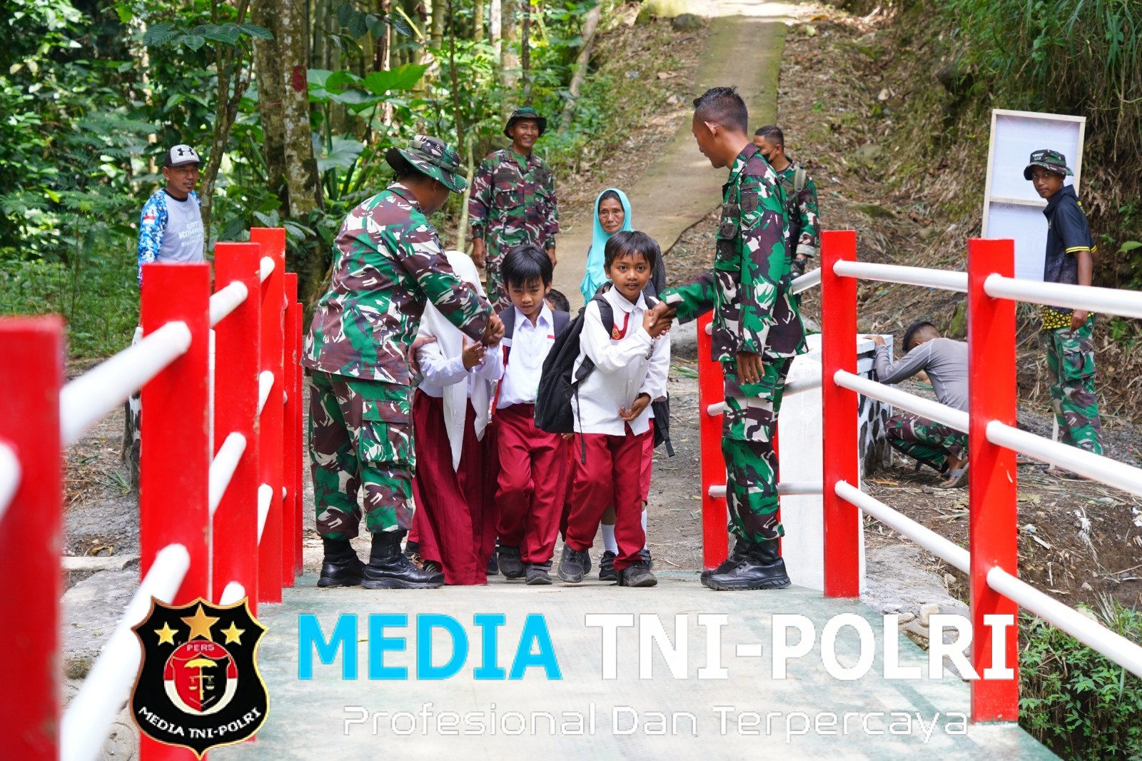 Menjelang Penutupan TMMD Ke 127, Dan SSK Satgas Lakukan Pengecekan Jembatan Merah Putih Rampung 100 Persen