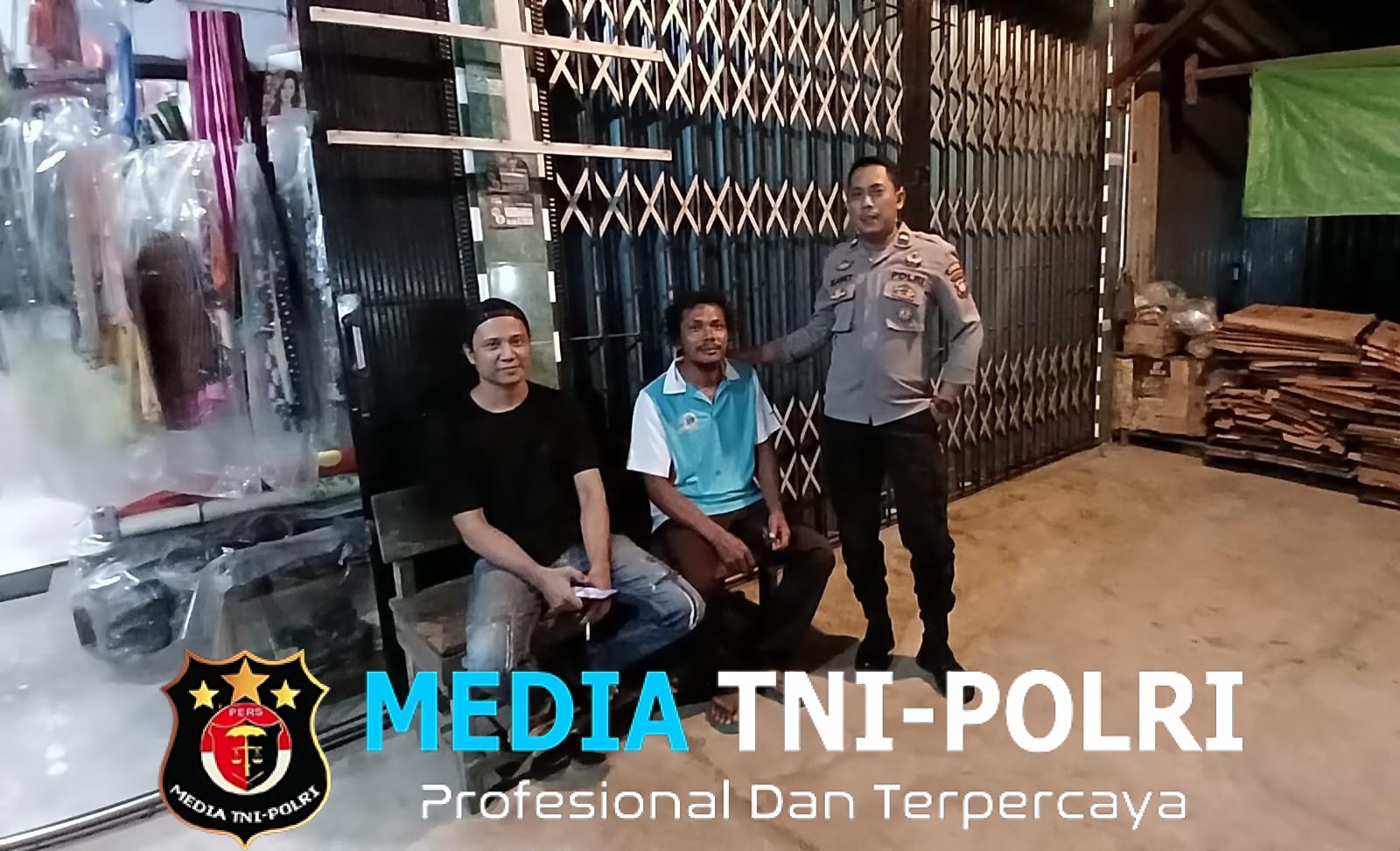 Patroli Rutin Polsek Menjalin, Pastikan Situasi Pasar Tetap Aman dan Kondusif