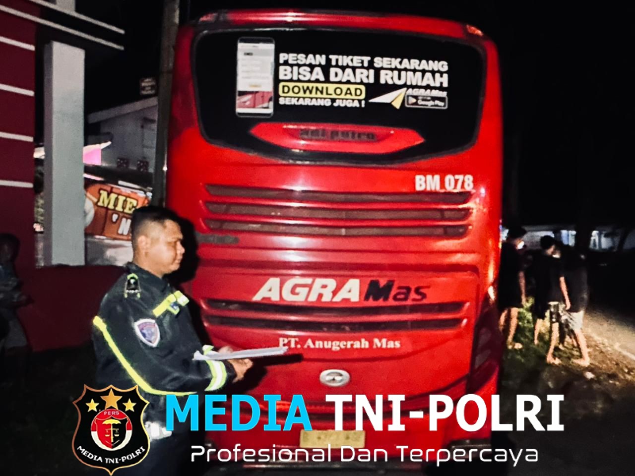 Bus Agra Mas Alami Kecelakaan Tunggal di Sidoharjo, Polisi Sigap Lakukan Penanganan