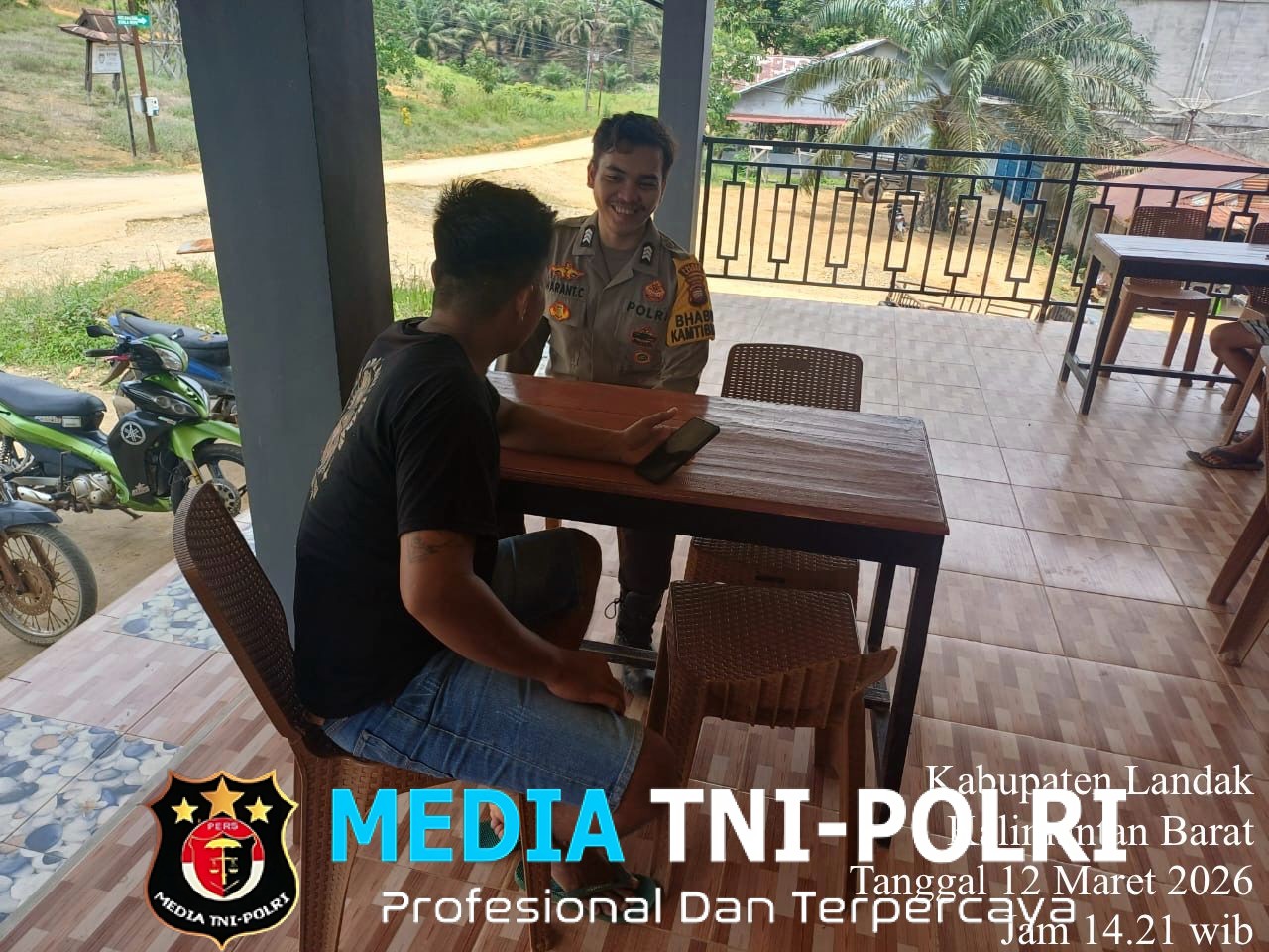 Humanis dan Bersahabat, Polisi Sampaikan Pesan Kamtibmas Saat Patroli Siang