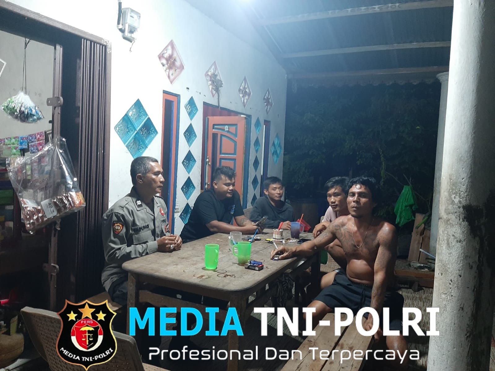 Nongkrong Malam di Warung, Warga Dapat Pesan Penting dari Polisi