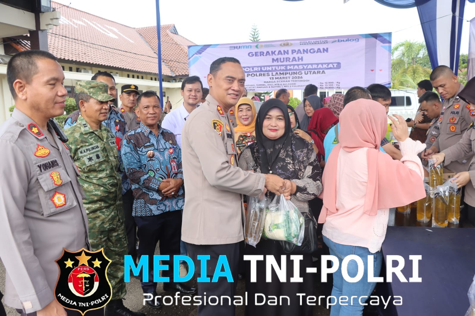 Polri Untuk Masyarakat, Polres Lampung Utara Gelar Gerakan Pangan Murah Serentak