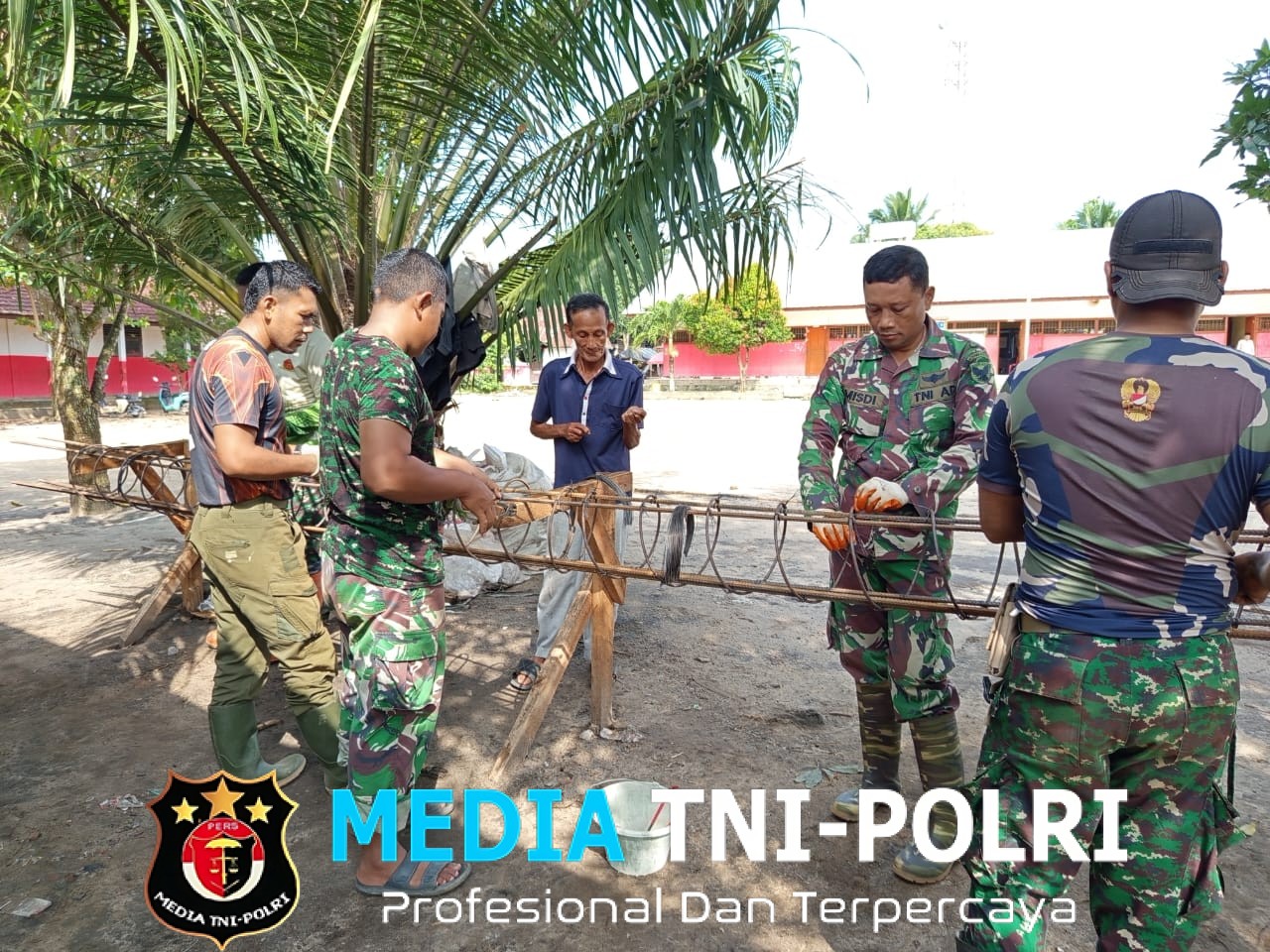 Dandim 0402/OKI-OI Pembangunan Jembatan Gantung Sungai Dabuk di Desa Embacang Terus Dikebut