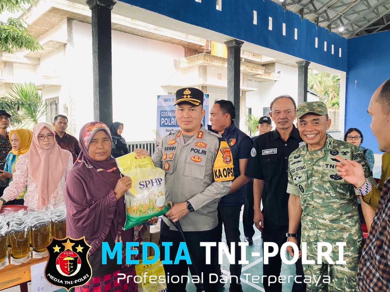 Gerakan Pangan Murah Polri Serentak, Polres Tulang Bawang Barat Hadir Untuk Bantu Masyarakat di Balai Tiyuh Candra Mukti