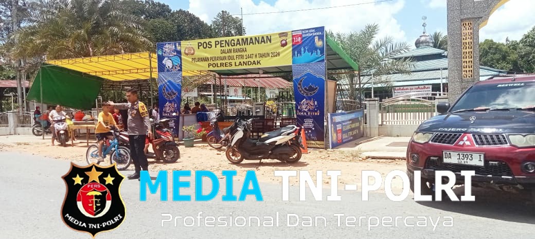 Personel Polsek Mempawah Hulu Amankan Ibadah Sholat Jumat di Masjid Nurul Bustanul Jannah Desa Karangan