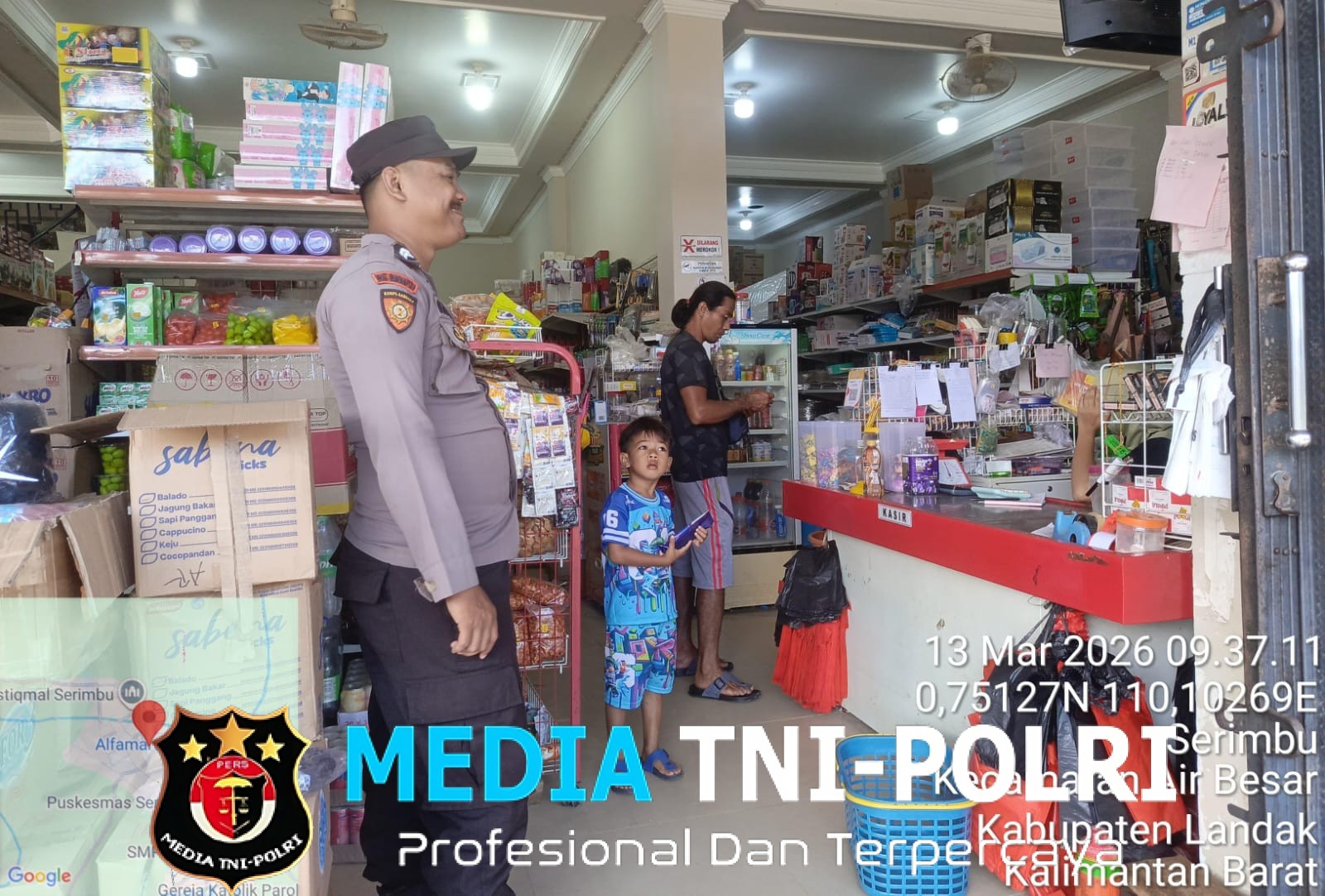 Humanis! Polisi Air Besar Sambangi Toko Saat Patroli dan Beri Edukasi Keamanan