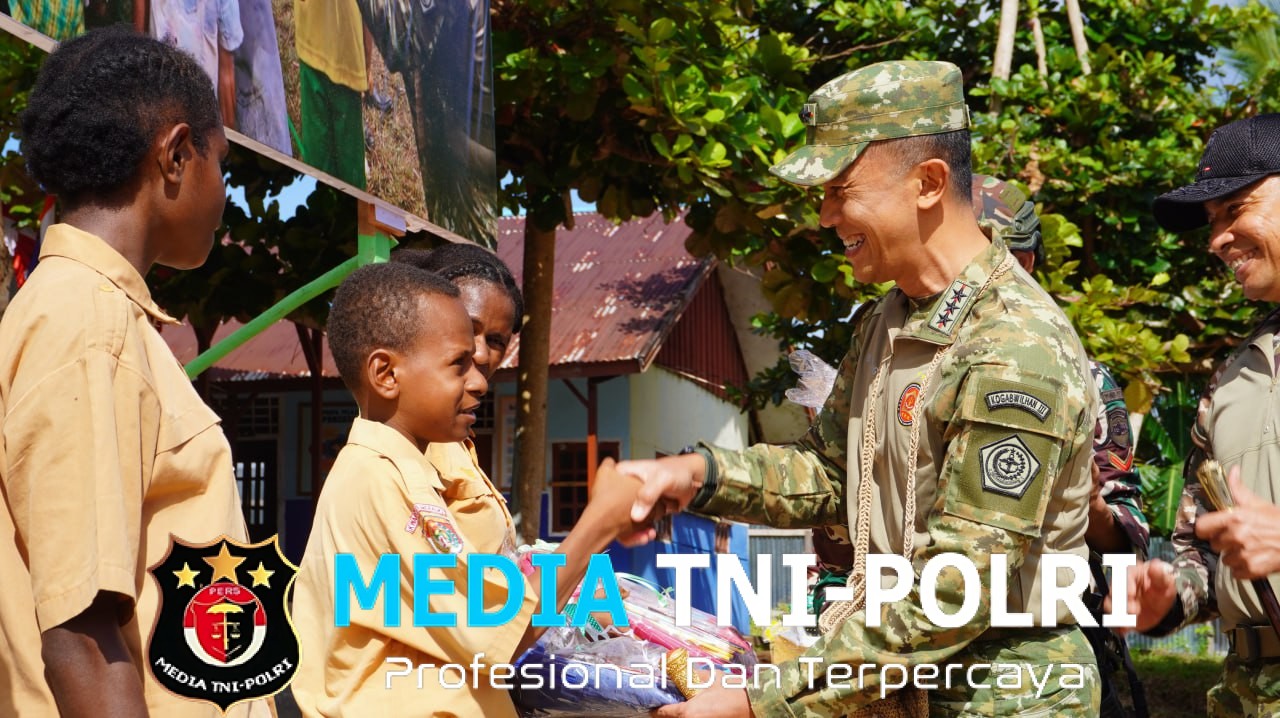 Pangkogabwilhan III Letjen TNI Bambang Trisnohadi Kunker ke Papua Selatan, Beri Dukungan untuk Prajurit dan Warga    ‎