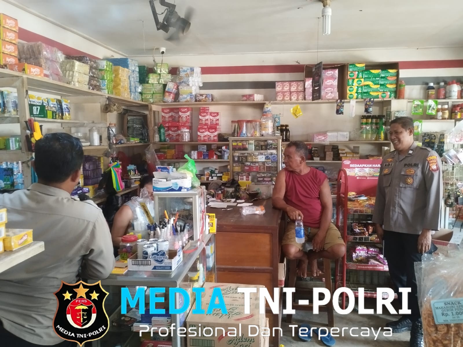 Jelang Lebaran, Polisi Sambangi Toko Warga Saat Patroli Siang, Suasana Akrab Penuh Kekeluargaan