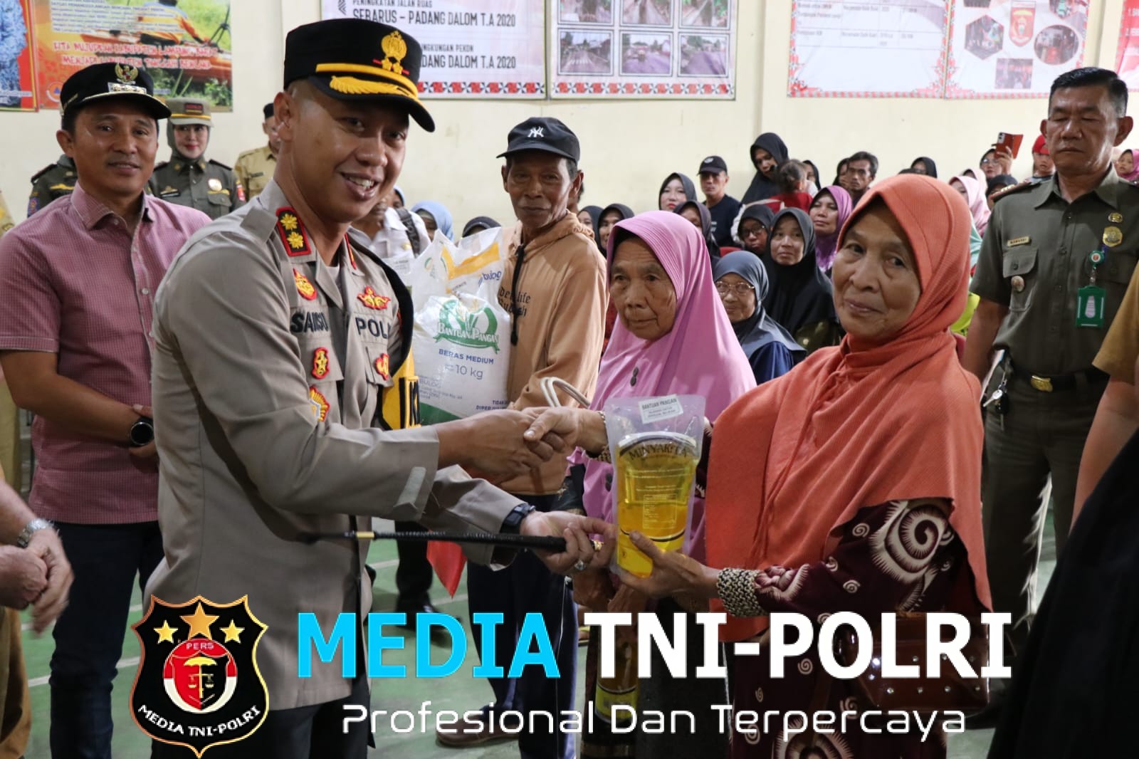Kapolres Lampung Barat Hadiri Kegiatan Penyaluran Bantuan Pangan Bersama Pemkab Lambar