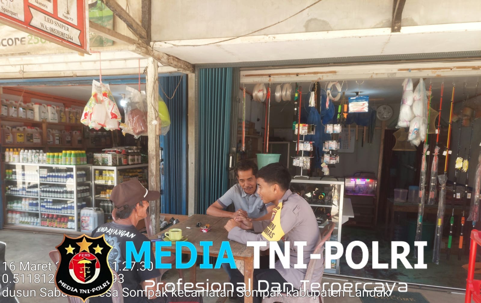 Menyapa Masyarakat di Siang Hari, Bhabinkamtibmas Sampaikan Pesan Kamtibmas