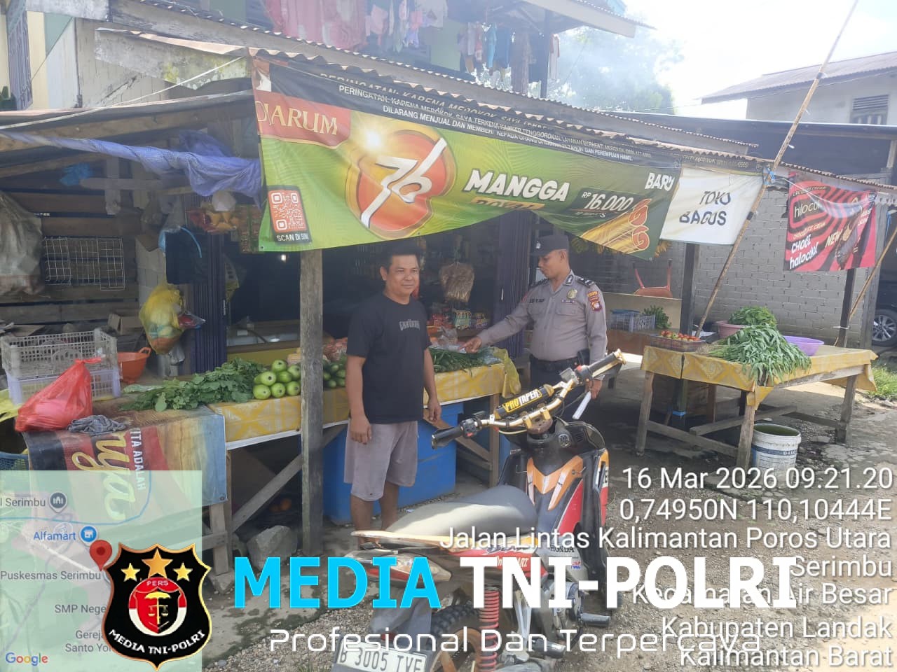 Humanis dan Ramah, Polisi Sambangi Warga Duduk Santai Sambil Beri Imbauan Kamtibmas