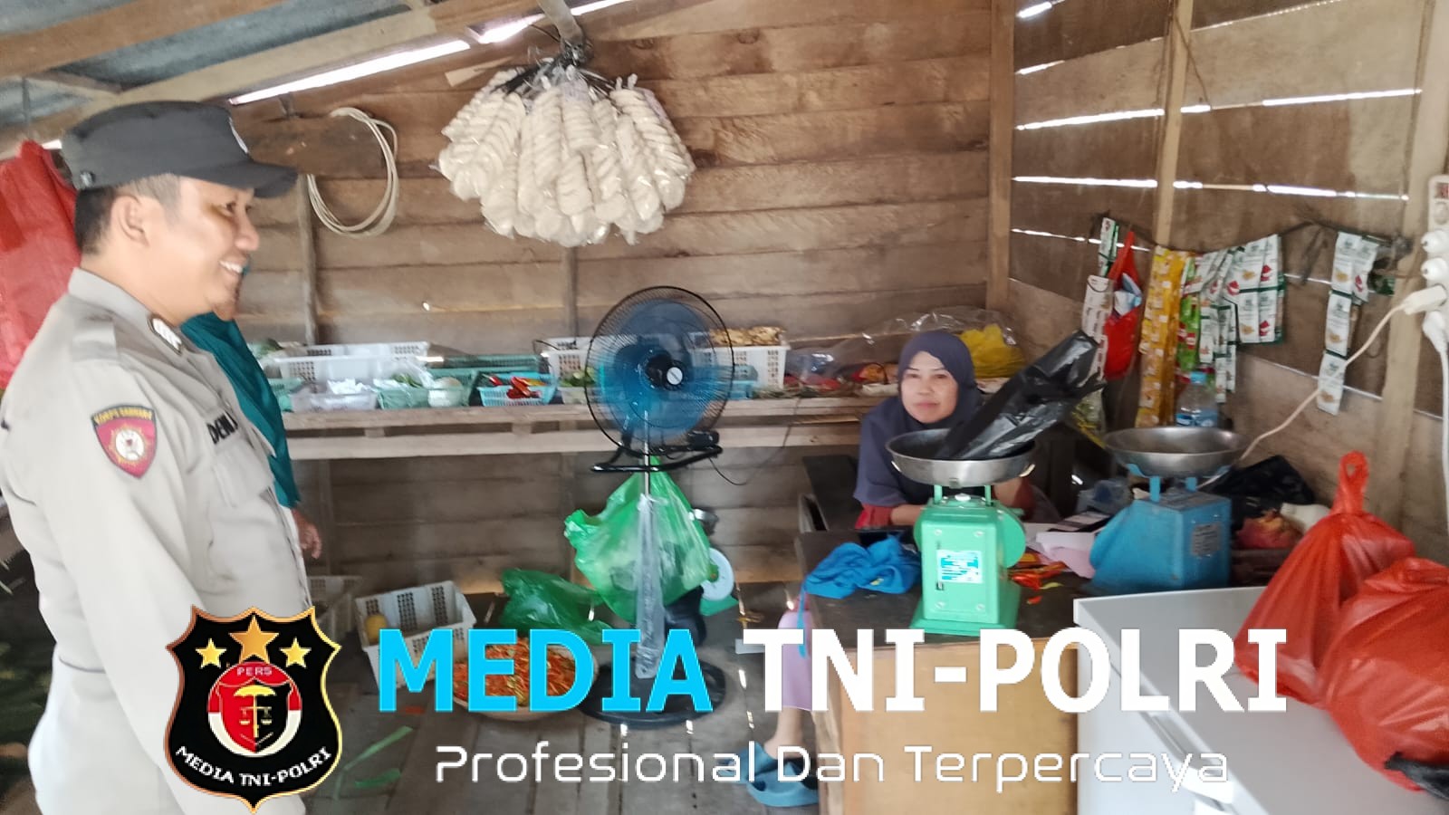 Patroli Rutin Polsek Kuala Behe, Dialogis Kamtibmas Dengan Masyarakat