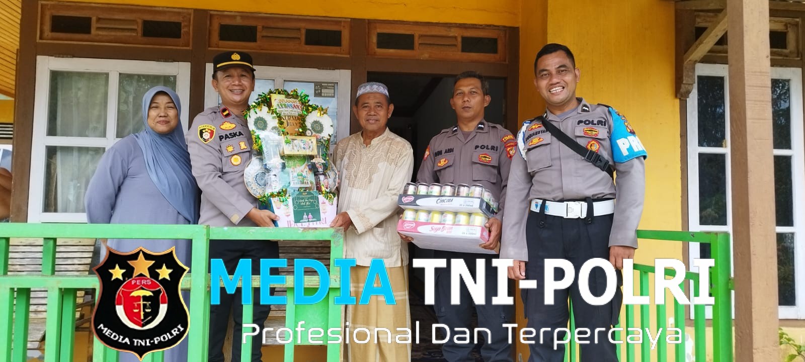 Silahturahmi Bersama Purnawirawan Polri dan Tokoh Agama, Kapolsek Mempawah Hulu Berbagi Parsel Idul Fitri