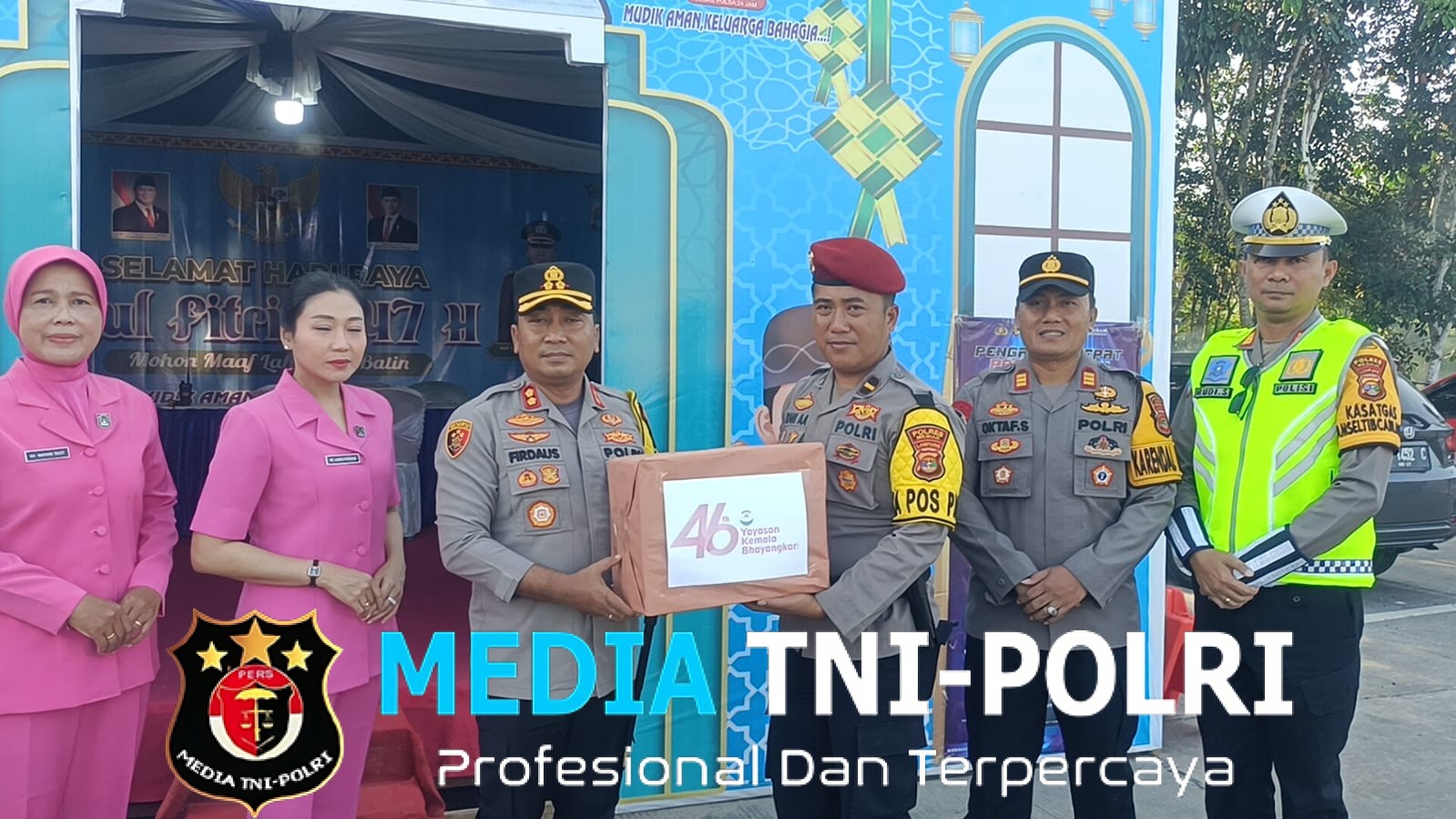 Kapolres Mesuji dan Ketua Bhayangkari Cabang Mesuji Tinjau Pos Yan & Pos PAM, Berikan Bingkisan kepada Petugas