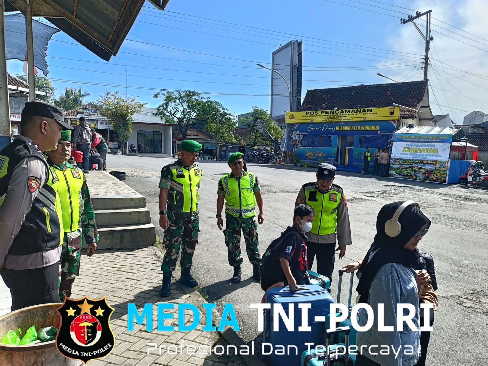 Wujudkan Keamanan Pemudik, TNI Dan Polri Laksanakan Patroli Pengamanan Di Terminal Angkutan