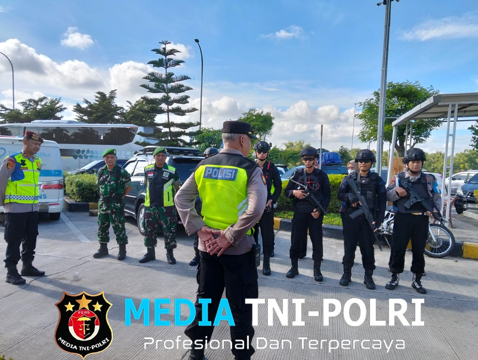 Patroli Ketat TNI-Polri di Rest Area, Pemudik Dibuat Aman dan Nyaman
