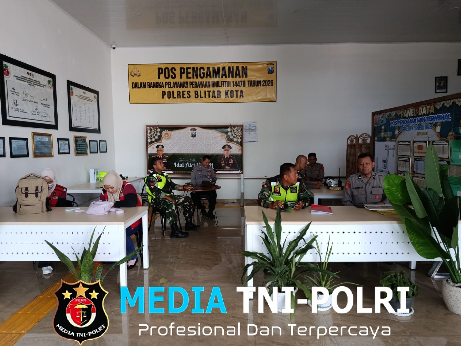 Pospam Terminal Patria Siaga, Babinsa Hariyanto Pastikan Situasi Kondusif Menjelang Lebaran