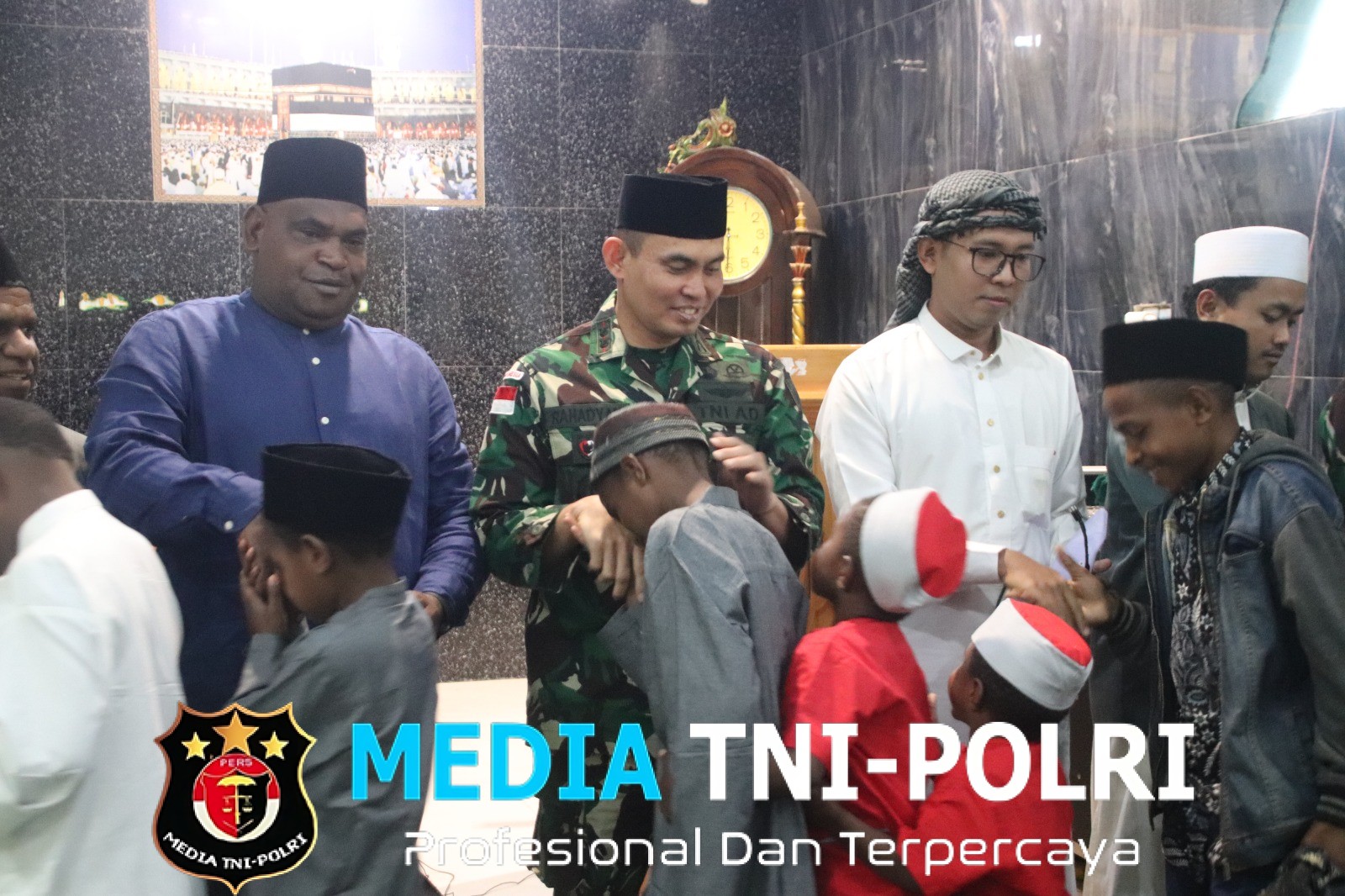 Sholat Idul Fitri 1447 H, Satgas Yonif 521/DY Bersama Masyarakat Muslim di Wilayah Penugasan Papua