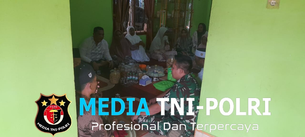 Babinsa Ciptakan Keakraban dengan Warga Binaan Melalui Komsos