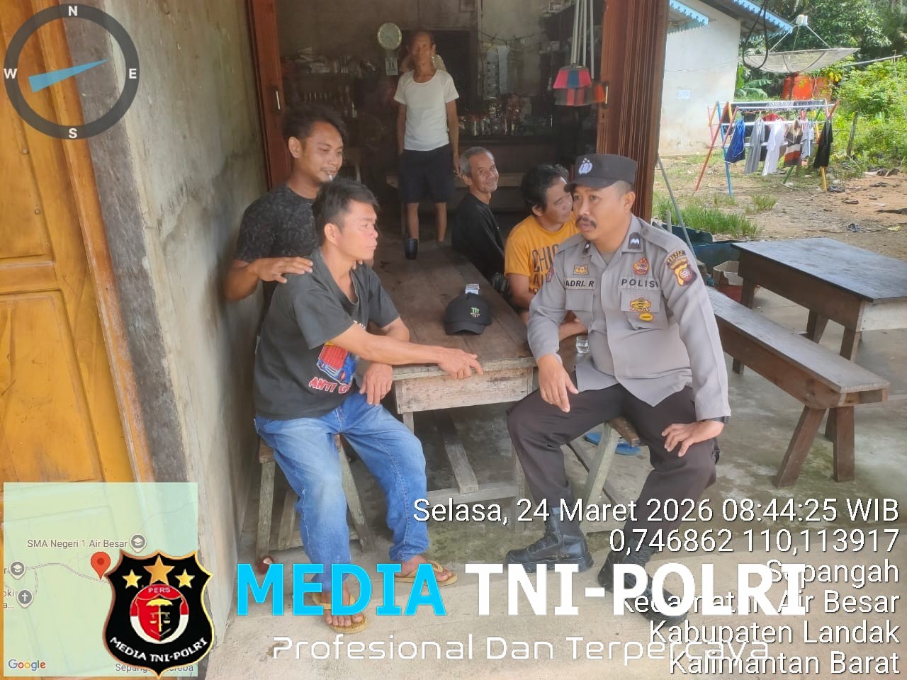 Warga Dihampiri Saat Santai, Polisi Sampaikan Pesan Penting Kamtibmas