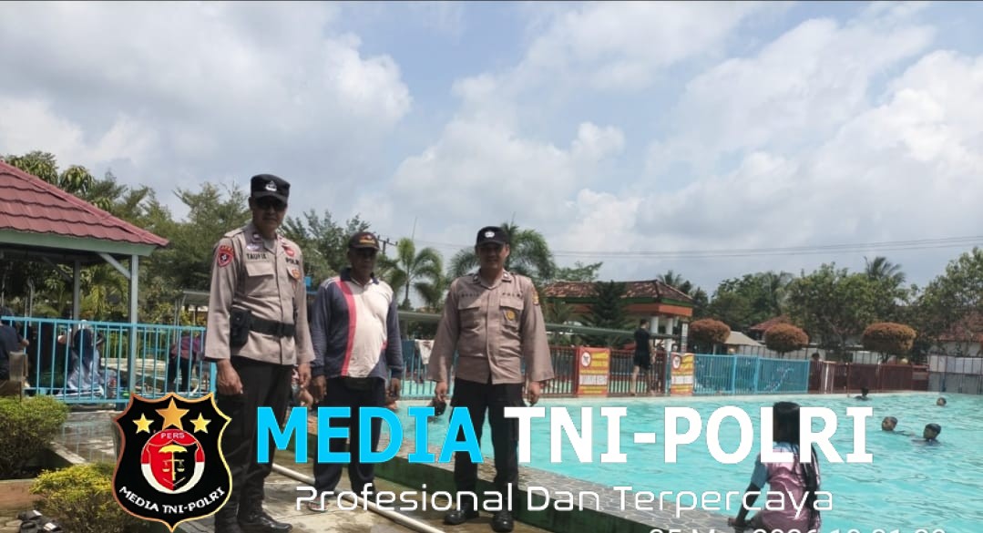 Amankan Objek Wisata, Anggota Polsek Way Serdang Lakukan Pengamanan di Alun Alun Desa Hadi Mulyo