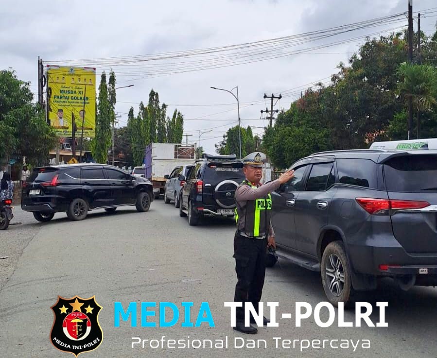Arus Balik Masih Padat, Polres Lampung Tengah Terapkan Rekayasa Lalu Lintas di Simpang Pepadun