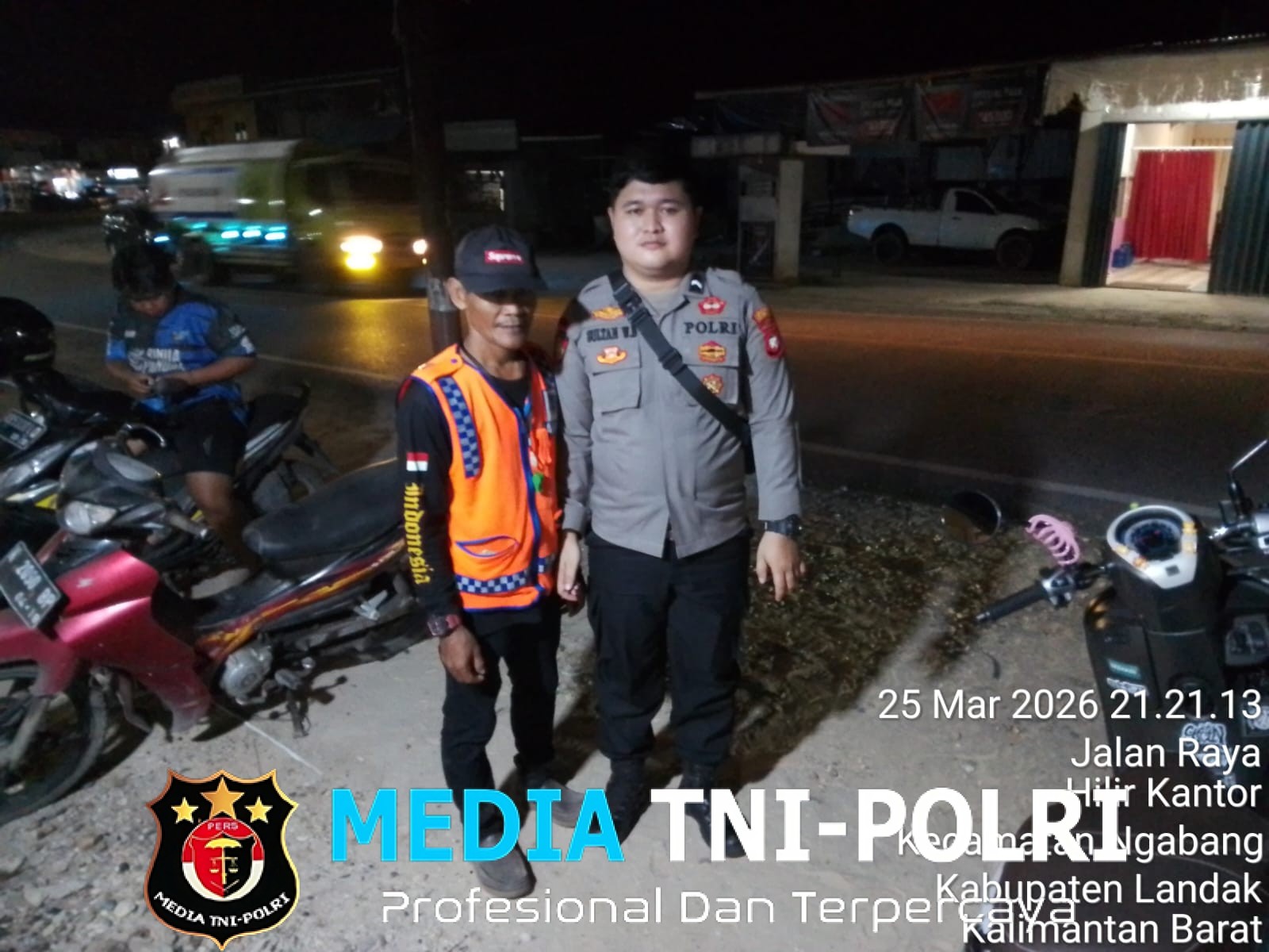 Cegah Tindakan Kriminalitas Personil Polsek Ngabang Laksanakan Patroli Malam Hari