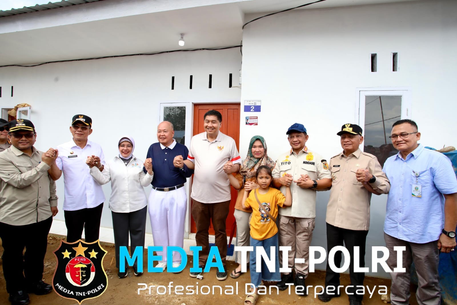 Serahkan 120 Unit Huntap bagi Penyintas Bencana di Tapsel, Kasatgas Tito Apresiasi Kecepatan Pendataan Bupati