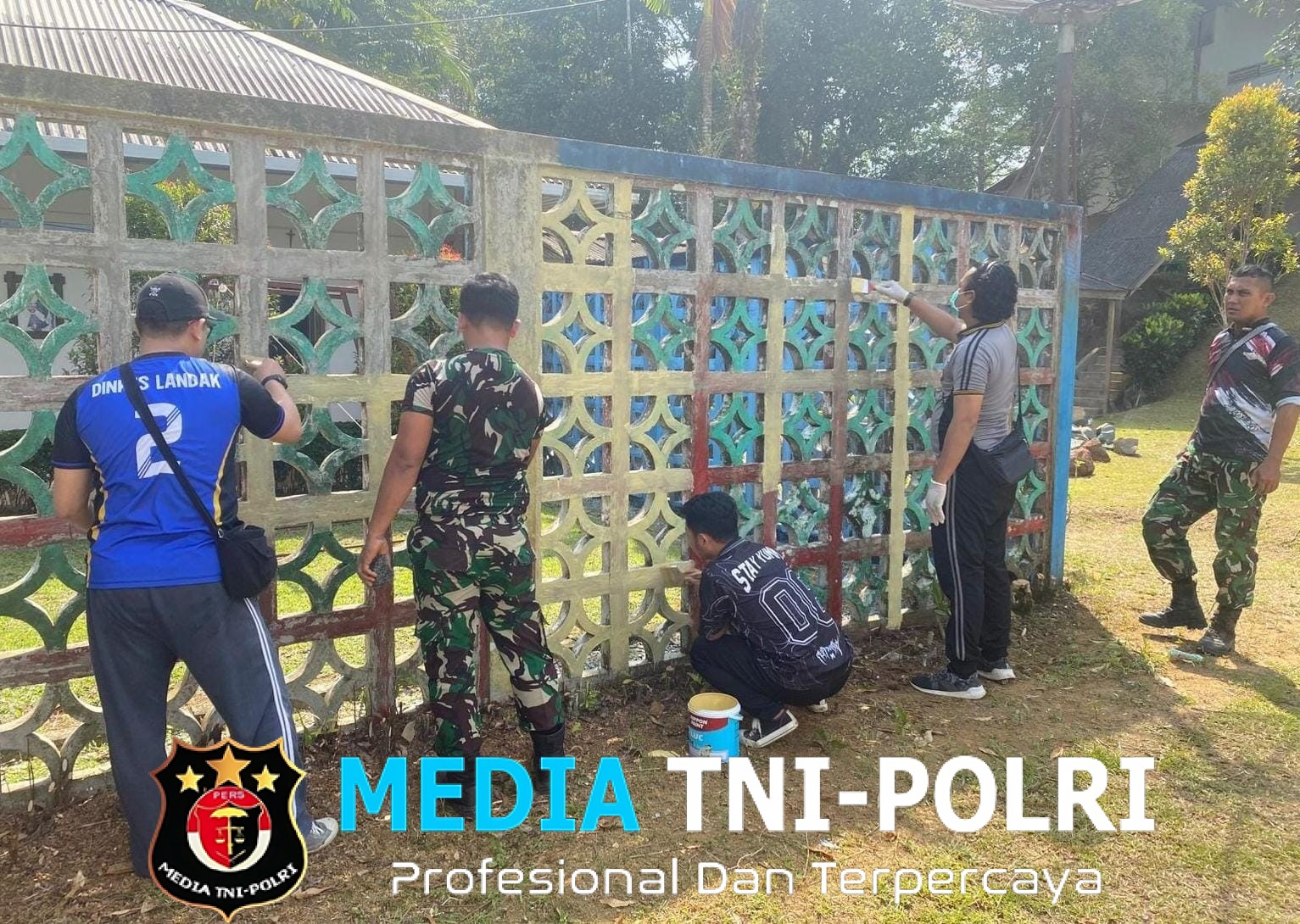 Kegiatan Kerja Bhakti Peduli Lingkungan Di Kecamatan Menyuke