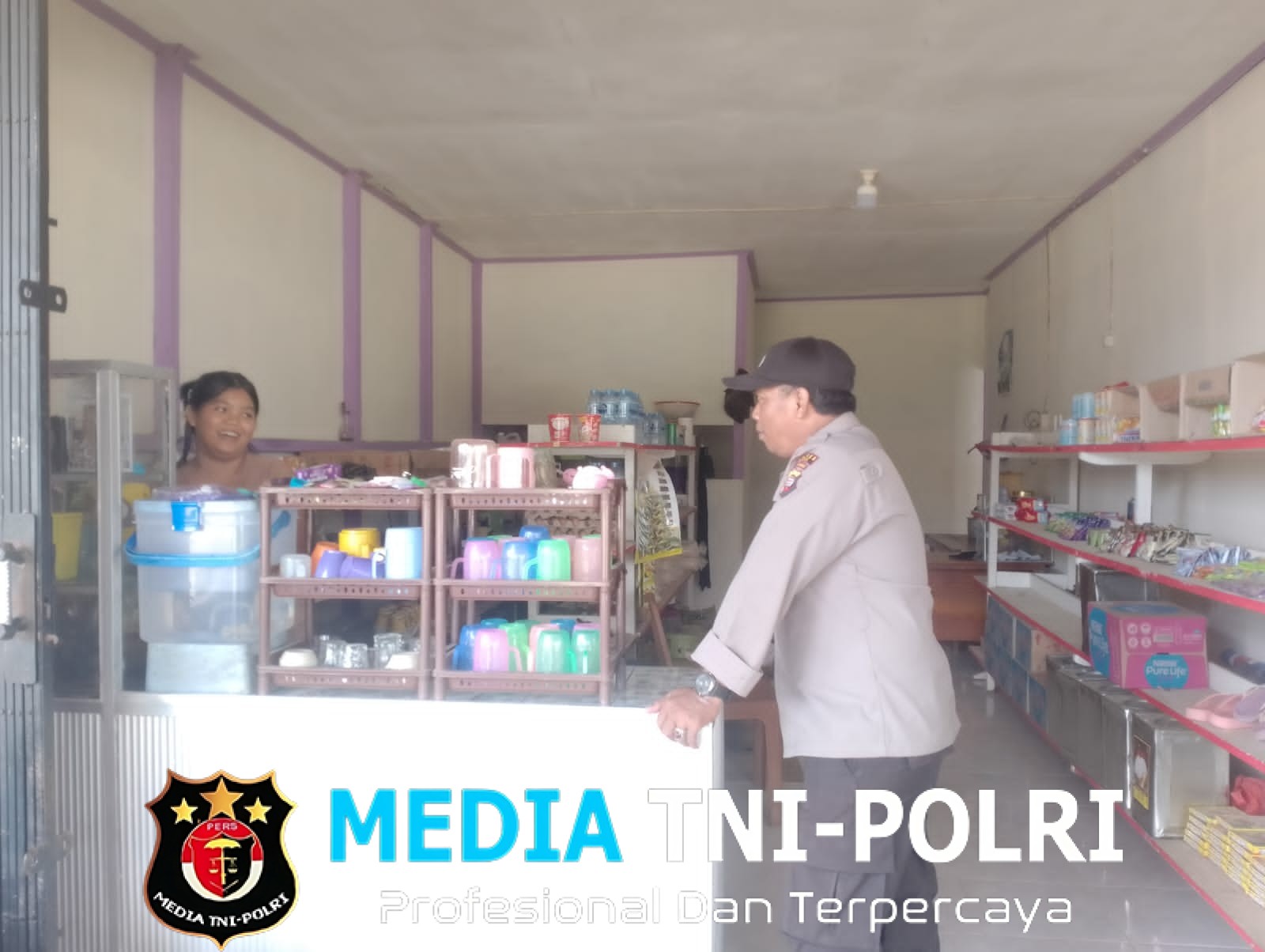 Polsek Kuala Behe Melaksanakan Patroli Kewilayahan Cegah Gangguan Kamtibmas