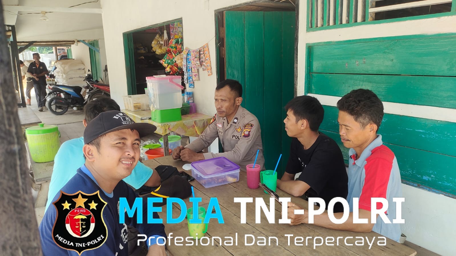 Suasana Akrab Warnai Patroli Siang, Polisi Sampaikan Himbauan Langsung ke Warga