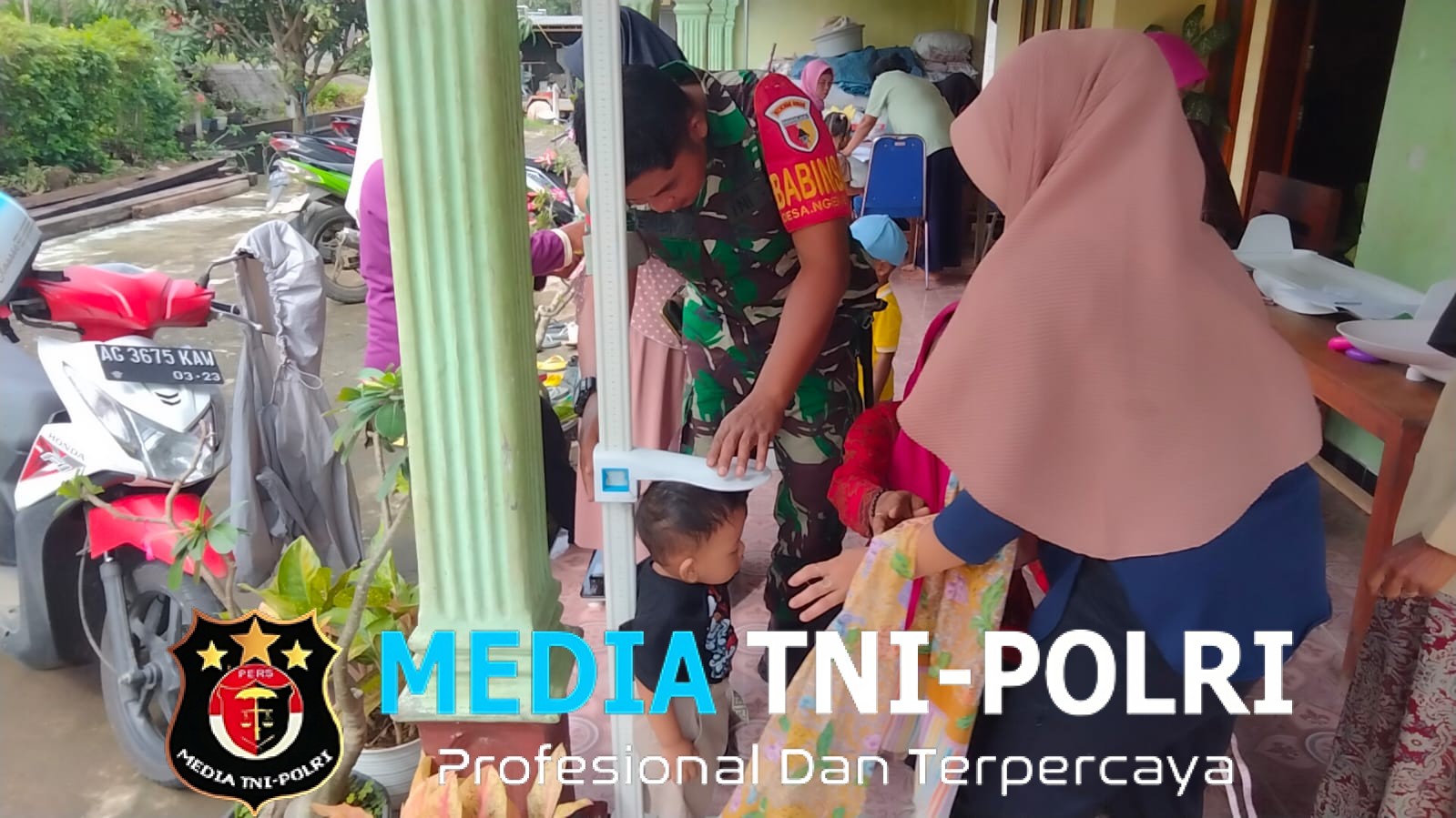Peran Aktif Babinsa Sumberkembar Dampingi Posyandu, Dukung Pencegahan Stunting