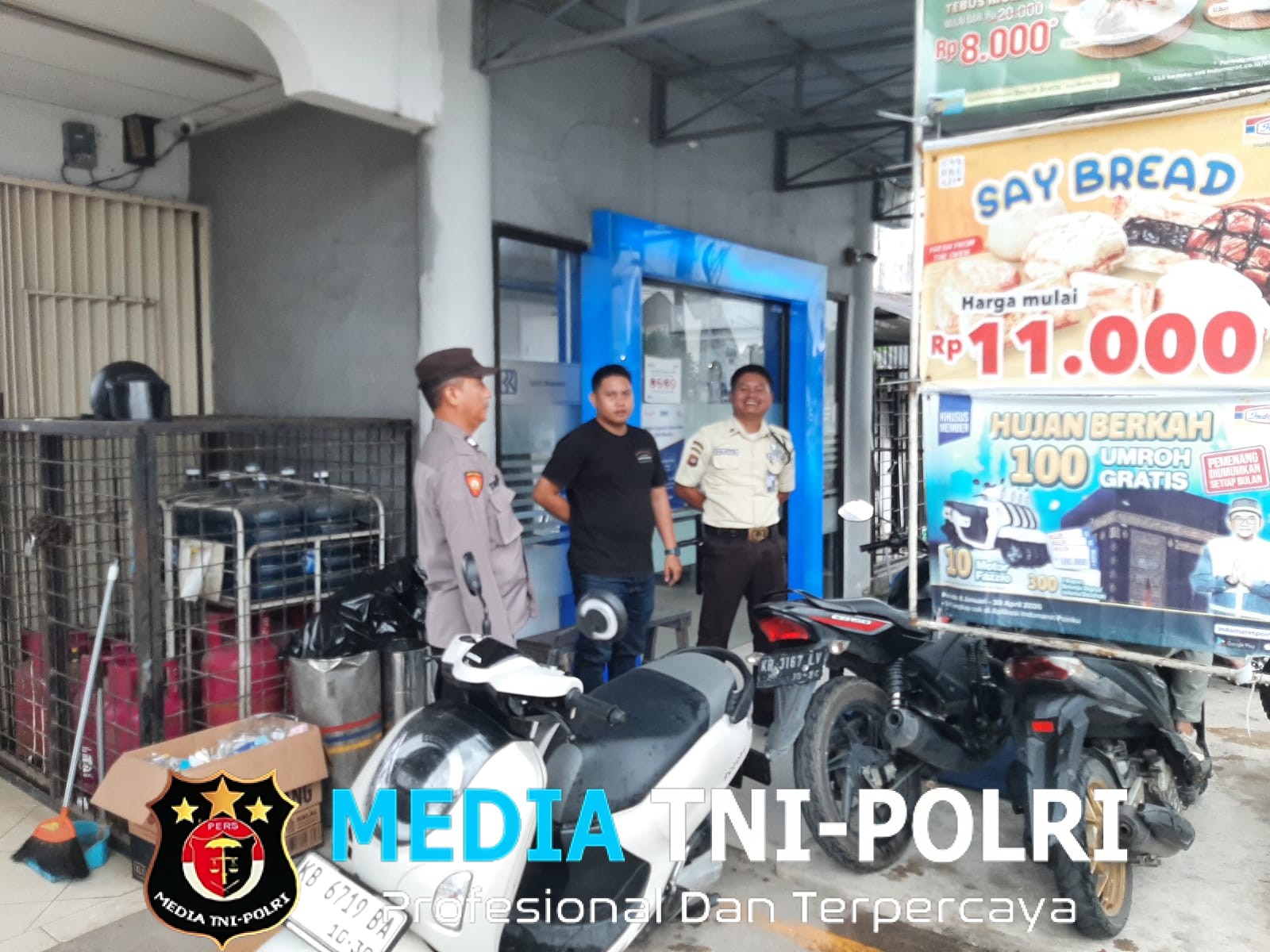 Tak Kenal Libur! Polisi Turun ke Jalan, Jaga Keamanan dan Sapa Warga