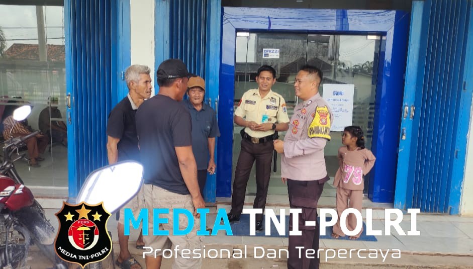 Bhabinkamtibmas Polsek Mesuji Timur Laksanakan Sambang dan Binluh, Imbau Satpam Bank BRI Mesuji Timur