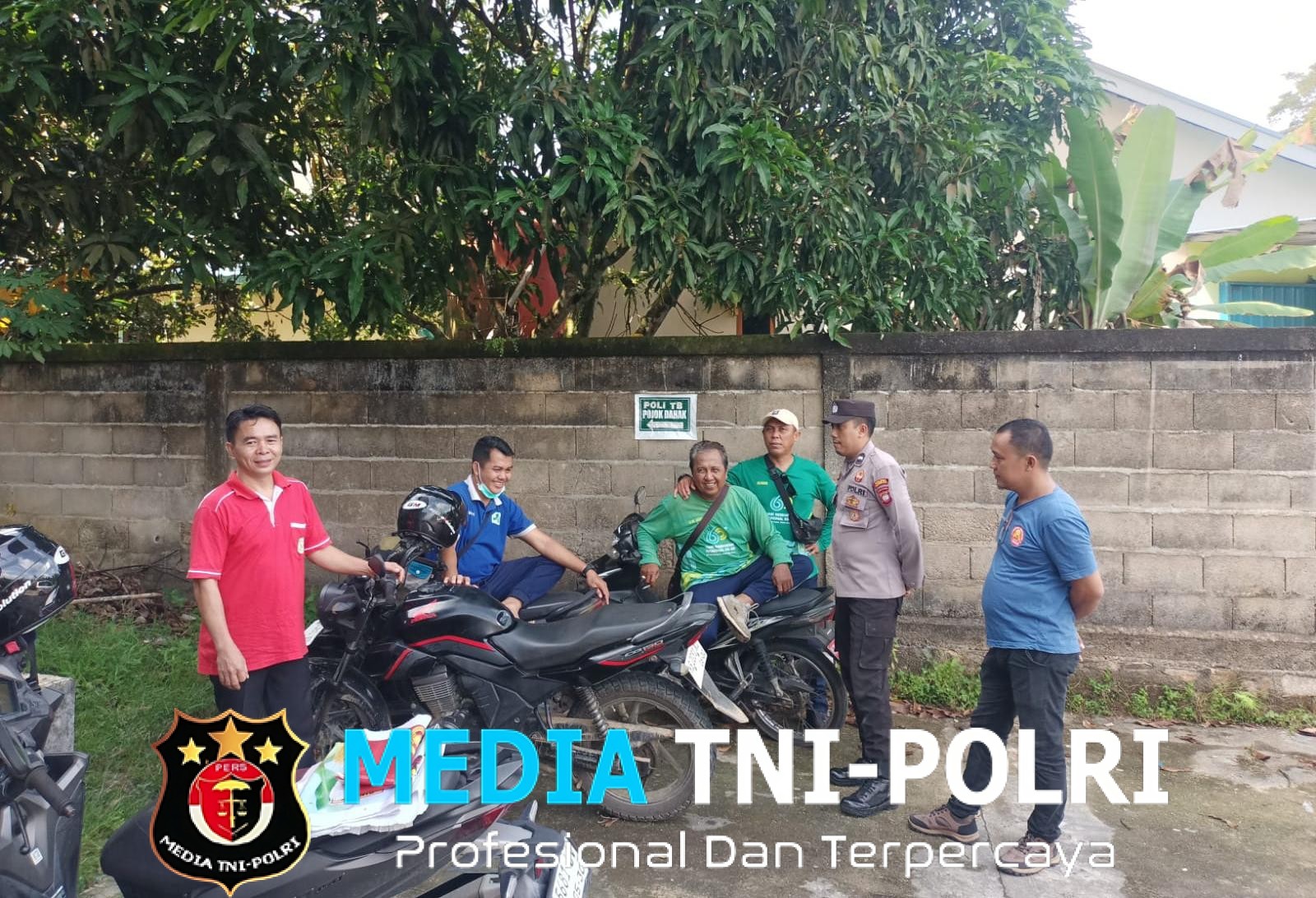 Patroli Siang Polsek Menjalin Jaga Kondusifitas Wilayah Desa Menjalin