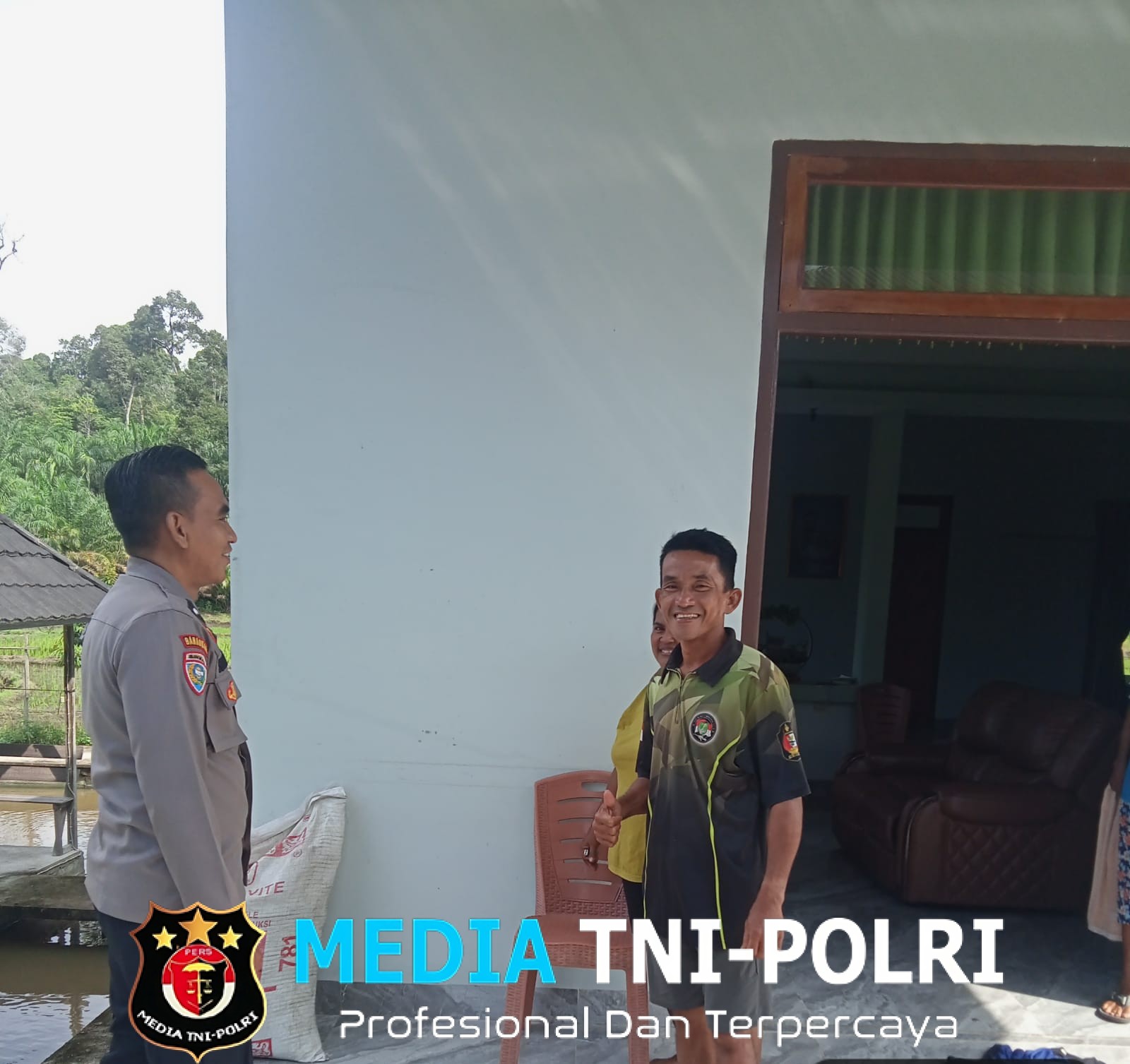 Senyum dan Keakraban, Wujud Nyata Kedekatan Kanit Binmas dengan Warga Sebangki