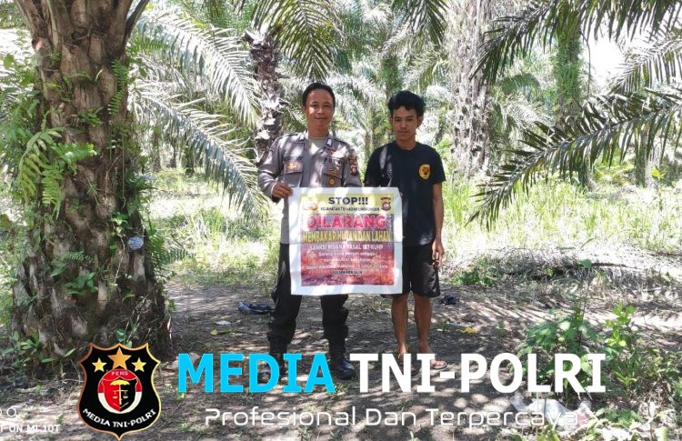 Bhabinkamtibmas Polsek Menjalin Intensifkan Himbauan Karhutla kepada Warga