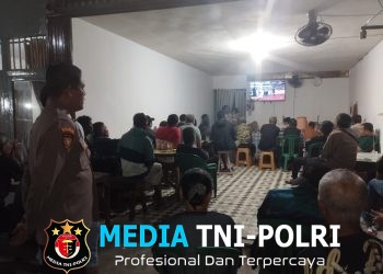 Polisi Singgah di Rumah Warga Malam Hari , Bukti Nyata Kehadiran di Tengah Masyarakat