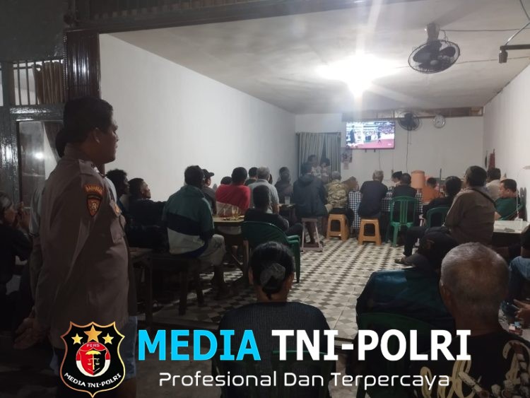 Polisi Singgah di Rumah Warga Malam Hari , Bukti Nyata Kehadiran di Tengah Masyarakat
