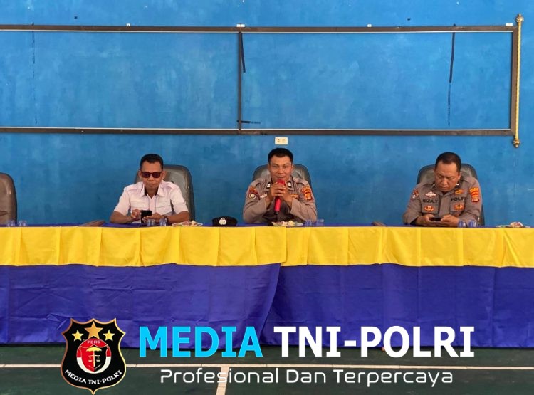 Satuan Binmas Polres Tulang Bawang Barat Laksanakan Binluh dan Penyerahan Sarana Kontak di Tiyuh Mulya Jaya