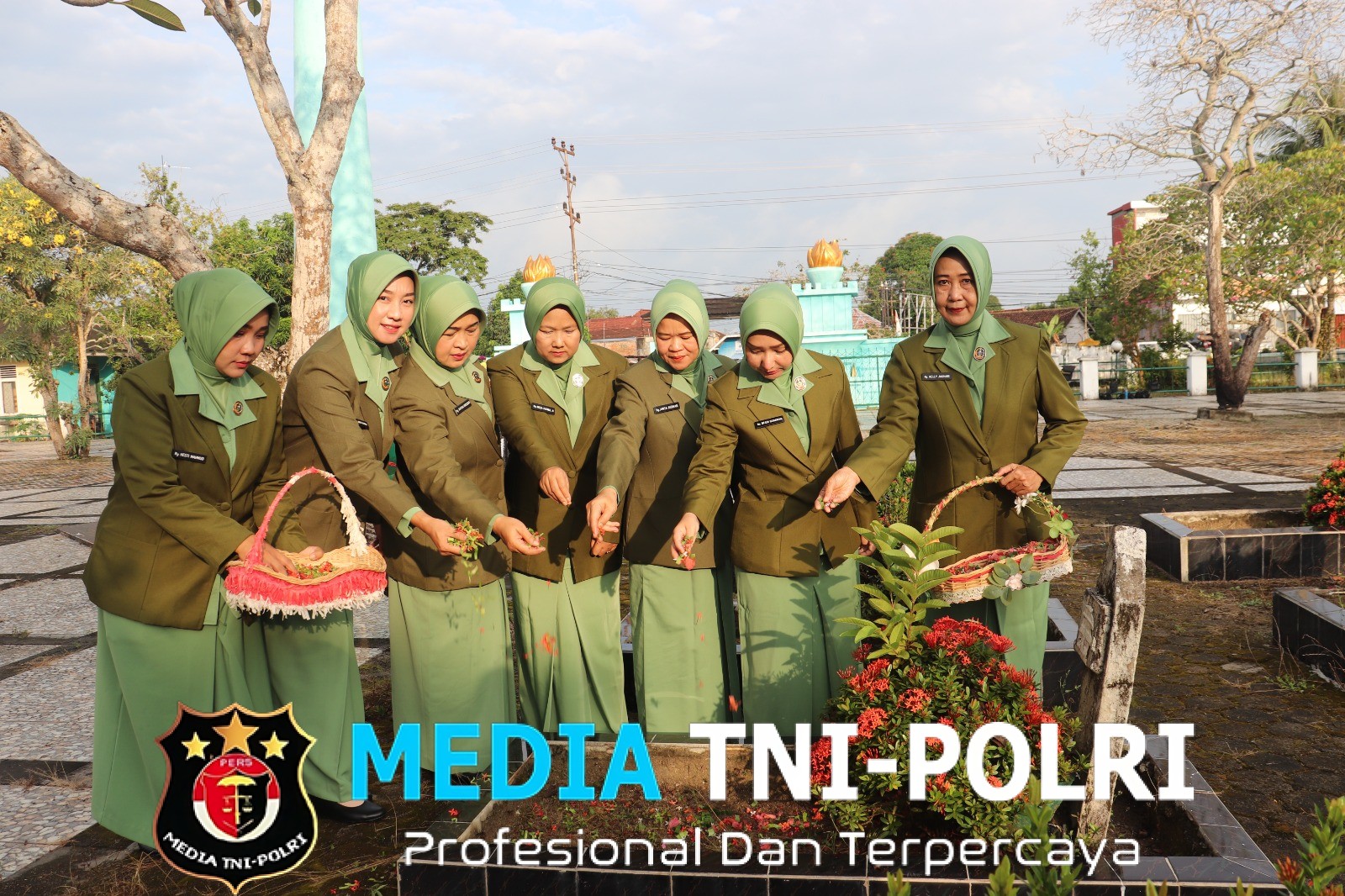 HUT ke-80 Persit, Ziarah Rombongan di TMP Kesuma Bangsa Jadi Momentum Teladani Pahlawan