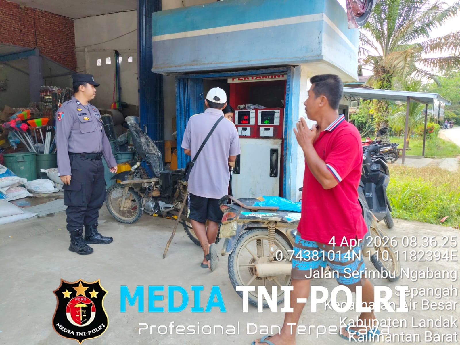 Di Pom Mini, Polisi Bangun Kedekatan dengan Warga Lewat Imbauan Humanis