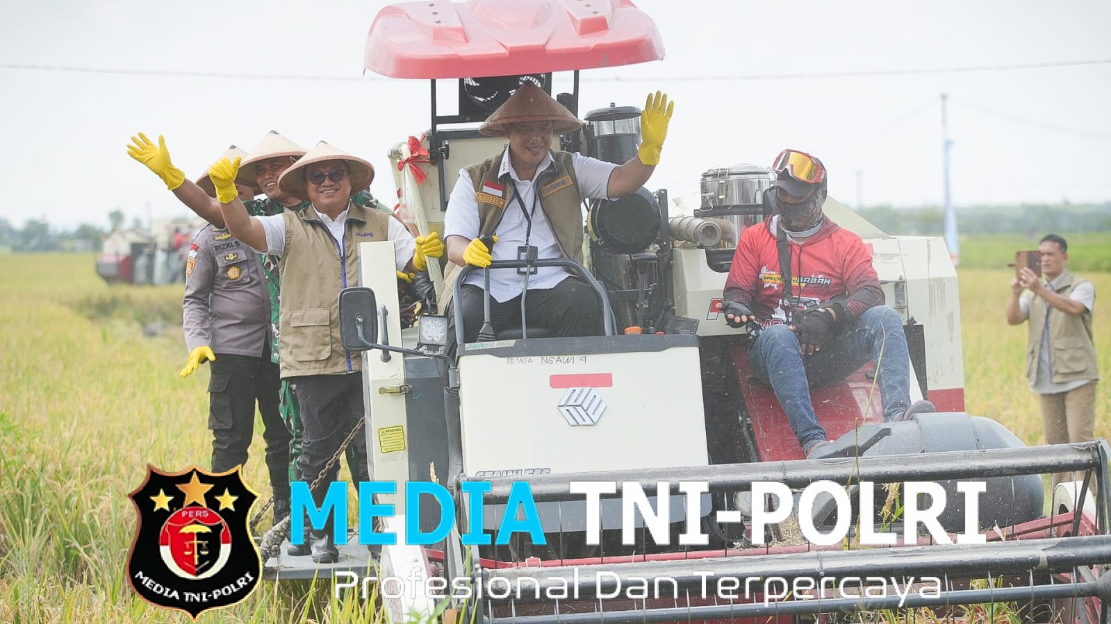 Dirut BULOG Panen Raya di Jawa Timur, Optimistis Mendukung Capaian Target 4 Juta Ton Setara Beras Tahun 2026