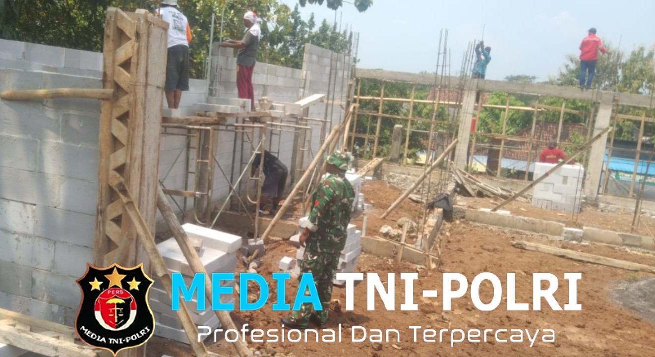 Dorong Ekonomi Warga, Babinsa Turun Langsung Awasi Pembangunan Koperasi