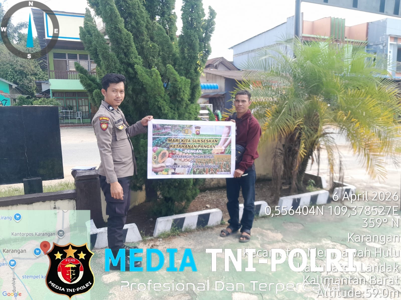 Personel Polsek Mempawah Hulu Mengajak Masyarakat untuk Mensukseskan Program Ketahanan Pangan Nasional Melalui Kegiatan Penanaman Jagung