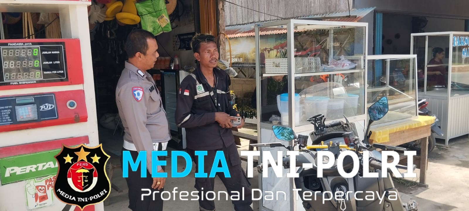 Jalin Keakraban dengan Masyarakat, Kanit Lantas Polsek Mempawah Hulu Sampaikan Pesan Kamtibmas