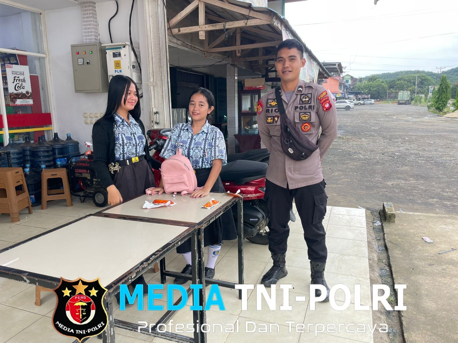 Polisi Sambangi Pelajar Sepulang Sekolah, Ingatkan Bahaya Bullying yang Bisa Hancurkan Masa Depan